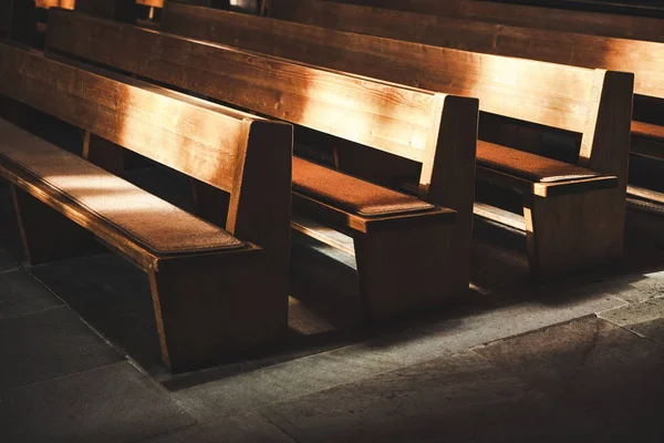 Banco Para Orar Dentro Iglesia —  Fotos de Stock