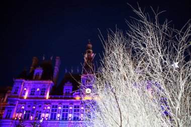 Paris 'te Ville Oteli Noel gecesi