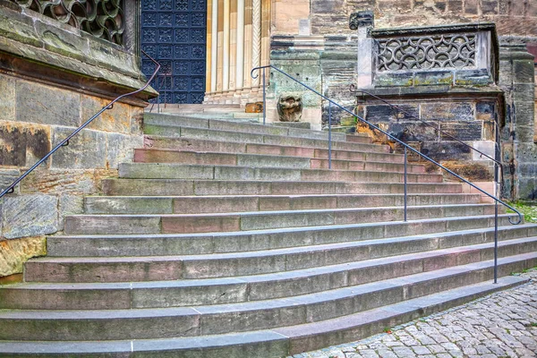 Escadas Granito Entrada Estilo Gótico — Fotografia de Stock