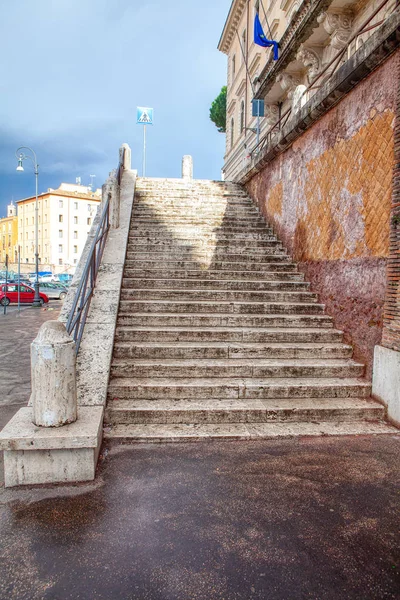 Stairway Ancient Italian City — стокове фото