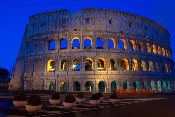 Illuminated Colosseum Early Morning — стокове фото