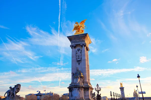 Kolumna Pont Alexandre Trzy Paryżu — Zdjęcie stockowe