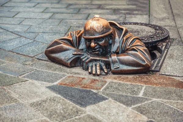 Bronze Statue Cumil Most Famous Statue Bratislava Slovakia — Stock Photo, Image