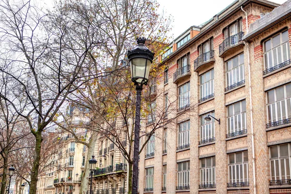 Lakóházak Tipikus Párizsi Homlokzatai — Stock Fotó