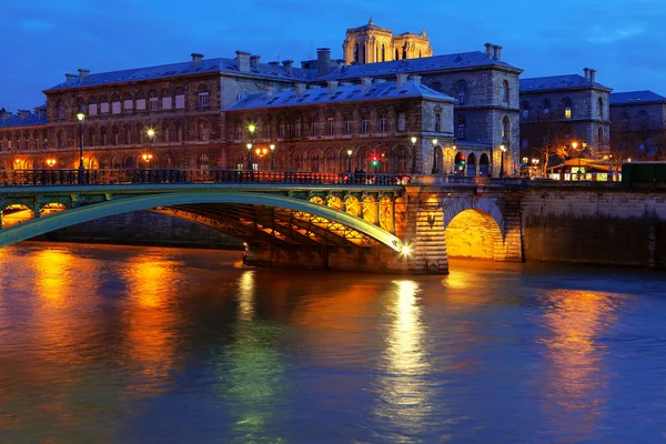 Oświetlona Rzeka Pont Notre Dame Seine Paryżu — Zdjęcie stockowe