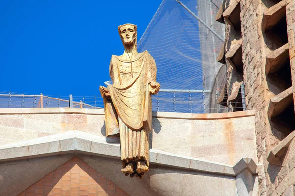 Золотая Статуя Религиозного Святого — стоковое фото