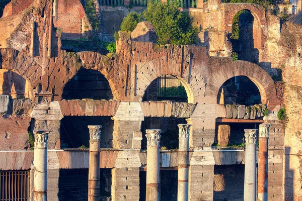 Antiguo Arruinado Monumento Roma — Foto de Stock