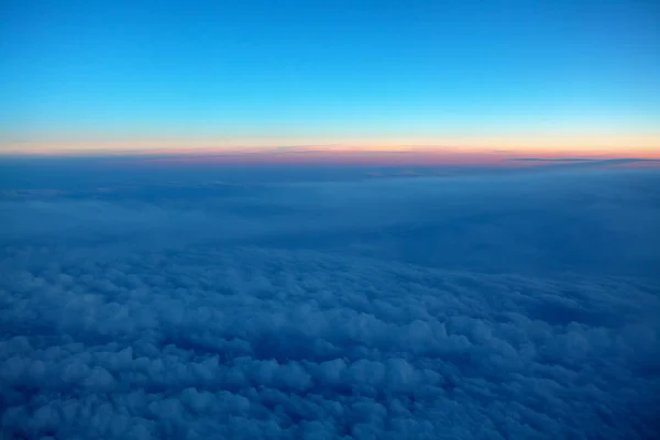 Nubes Azules Atmosféricas Atardecer —  Fotos de Stock