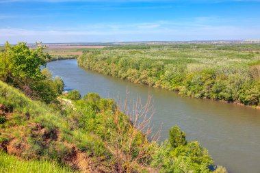 Moldova 'daki Dnister Nehri Sahnesi' nin havadan görünüşü 