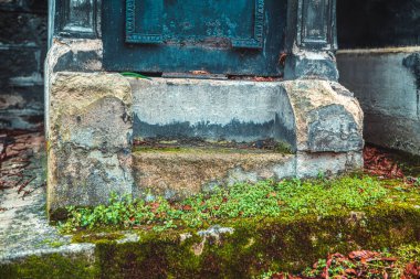 Eski mahzenlerin mimari detayları