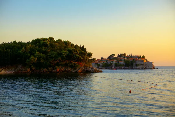 Boční Pohled Poloostrov Sveti Stefan Soumraku — Stock fotografie