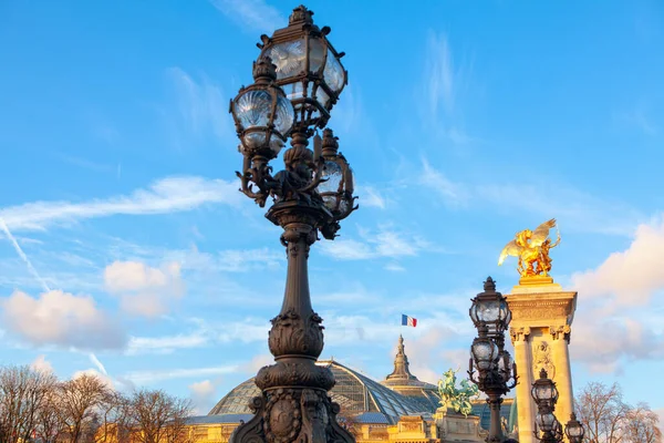 Вуличні Ліхтарі Знаменитому Мості Александра Парижі — стокове фото
