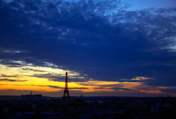 Paris Alacakaranlıktaki Romantik Manzarası — Stok fotoğraf