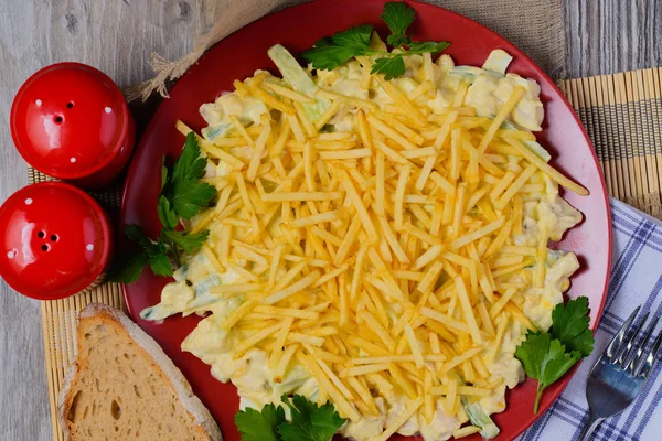 Nido Ensalada Cuco Tordo Nido Lechuga Ensalada Con Papas Fritas — Foto de Stock