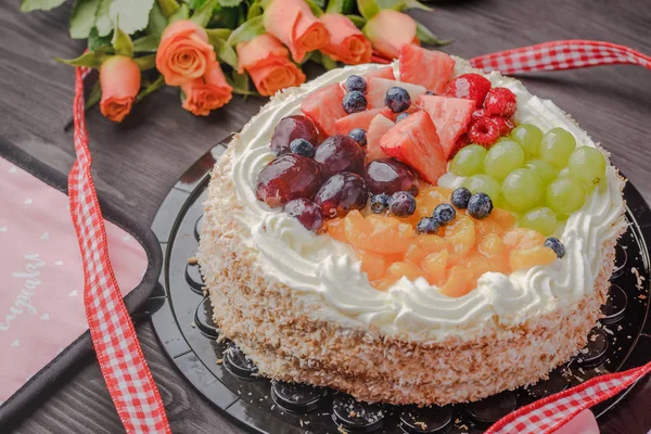 doğum günü, ev yapımı kek, 14 Şubat, Sevgililer günü, yıldönümü, meyveli kek, Pasta krema ile