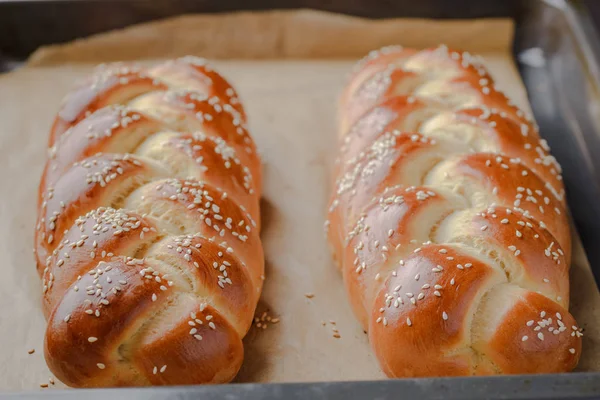 犹太面包 自制烘焙 传统犹太面包 犹太糕点 免版税图库照片