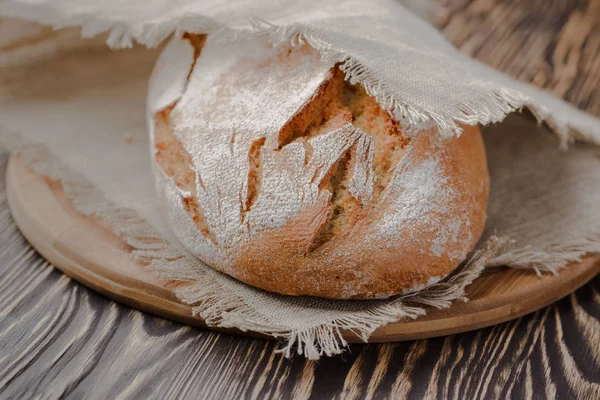 自制面包 谷物面包 自制烘焙 面包由祖母的食谱 传统的波兰面包 — 图库照片
