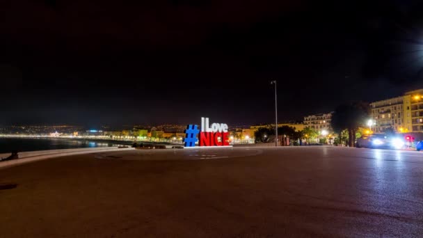 4K Timelapse I LOVE NICE logotipo símbolo sinal na vista para o mar Mediterrâneo e paisagem urbana de Nice França passeio — Vídeo de Stock