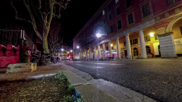 Traffico notturno Timelapse della tipica città europea — Video Stock