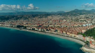 Güzel Fransa şehir ve Akdeniz deniz havadan görünümü