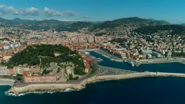 Güzel liman ve Akdeniz deniz havadan görünümü