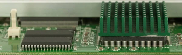 Closeup Pcb Verde Sfondo Sono Chip Radiatori Micro Resistenza Capacità — Foto Stock