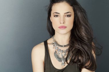 Modern serin genç güzellik