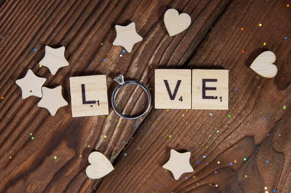 Alfabet Letter Houtblokken Tegels Liefde Concept Voor Valentijnsdag Met Trouwring — Stockfoto