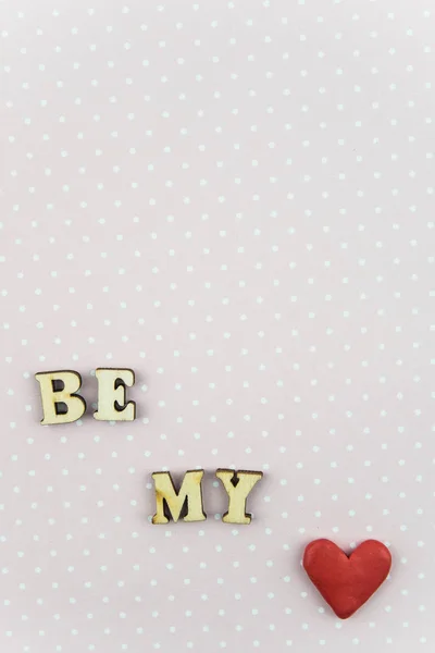 情人节 你会是我2月14日的情人节贺卡概念吗 流行粉红圆点背景下的红心与浪漫词 — 图库照片