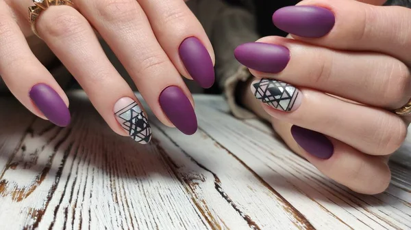 Trendy manicure design on a beautiful background. — Stock Photo, Image