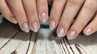 gümüş tasarımlı modabej manikür