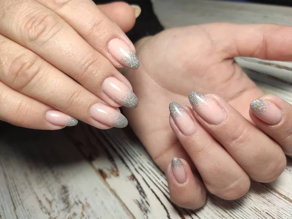 Glamoureuze Manicure Van Nagels Mooie Vrouwelijke Handen — Stockfoto