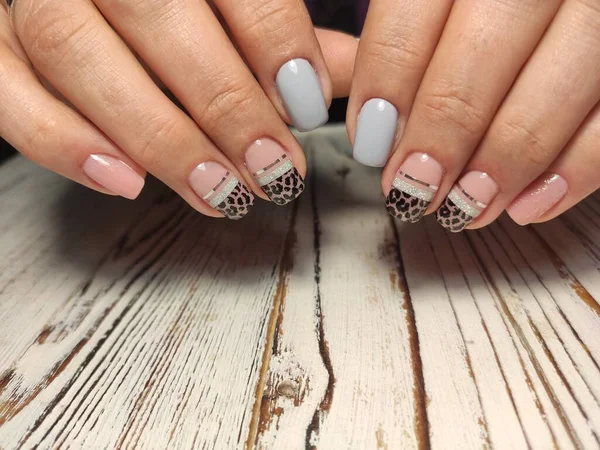 Mooie Manicure Van Nagels Achtergrond Van Een Modieuze Textuur — Stockfoto