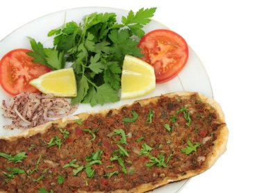 Lezzetli Türk Pizzası. ( Lahmacun veya Etli ekmek )