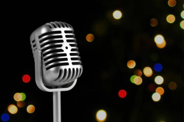Sahne ışıkları ile Retro mikrofon