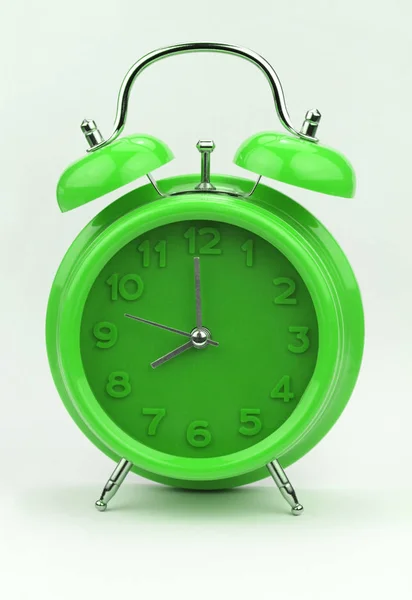 Relógio de alarme verde — Fotografia de Stock