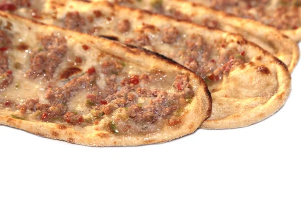Heerlijke Turkse pizza. (Etli ekmek of Lahmacun ) — Stockfoto