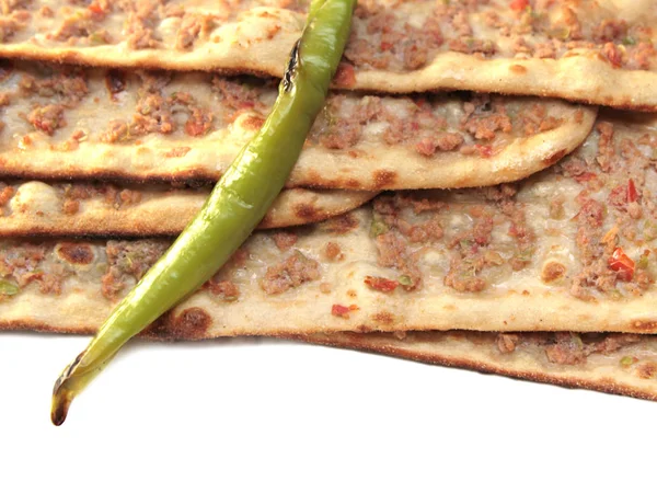Heerlijke Turkse pizza. (Etli ekmek of Lahmacun ) — Stockfoto