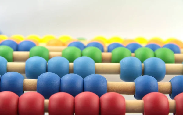 Färgglada abacus pärlor. — Stockfoto
