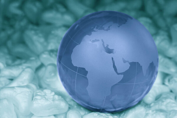 Синий хрустальный глобус

