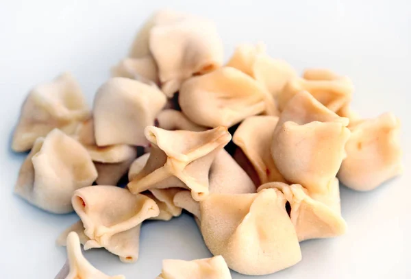 Manti turchi freschi e fatti in casa. (Tortellini turchi) . — Foto Stock