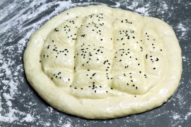 Geleneksel Türk ramazan pidesi ( unbaked )