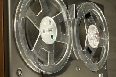 Çalar ve kaydedici reel reel.