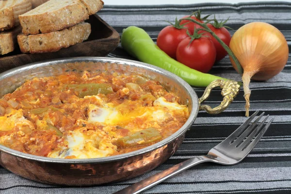 Traditional Turkish cuisine, Menemen. ( omelette with tomato,green pepper, onion ) — Stock Photo, Image