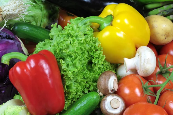 Verduras frescas coloridas —  Fotos de Stock