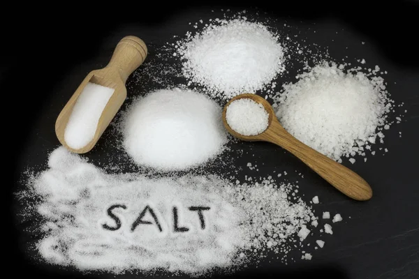 Çeşitli tuz ve tahta kaşık