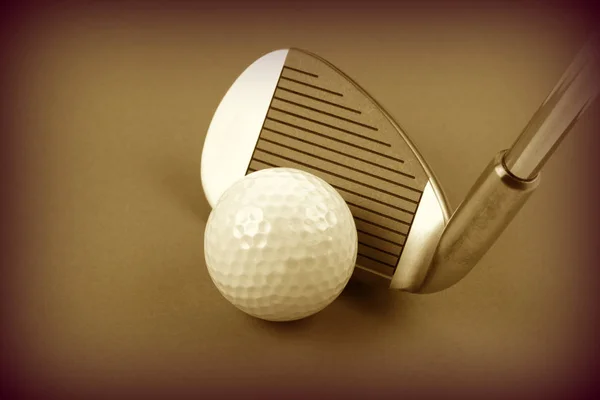 Golf Club e bola de golfe — Fotografia de Stock