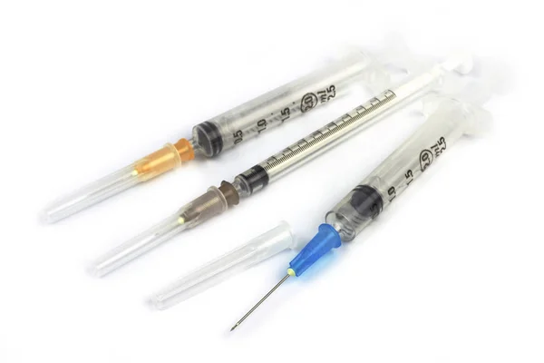 Medicinska sprutor med injektionslösningen — Stockfoto