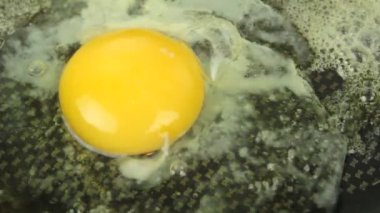 Nefis kızarmış yumurta