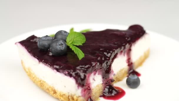 Blueberry cheesecake - ( Manhattan style ) — Stock Video